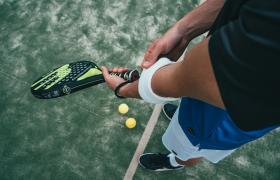 Gomito del tennista: 6 consigli per evitarlo